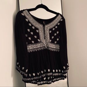 F21 Black and White Peasant Top